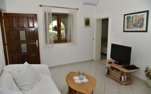 Apartment Wood Street and India