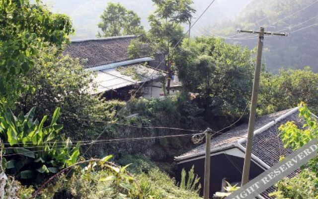 Wudangshan Dazhong Hotel