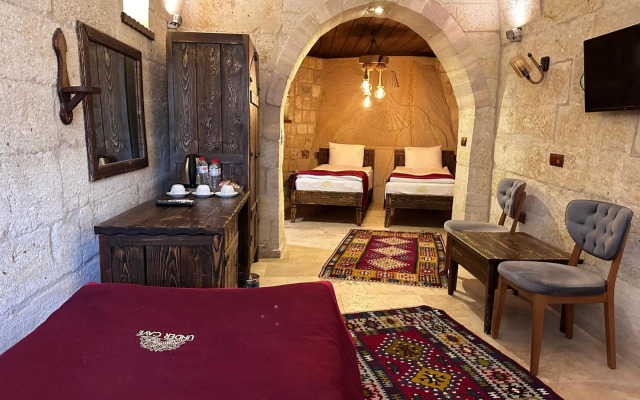 Under Cave Hotel