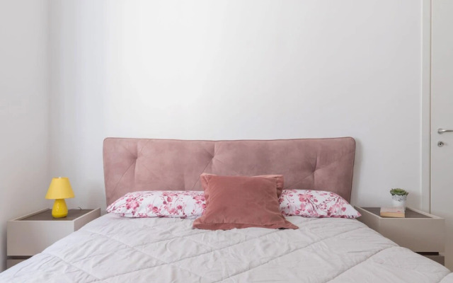 Design Premium apartment in center Milan