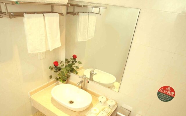 GreenTree Alliance HuaiBei Railway Station Jinseyuntian Hotel