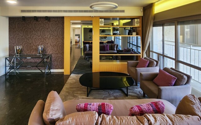 Holiday Luxury Home by FeelHome