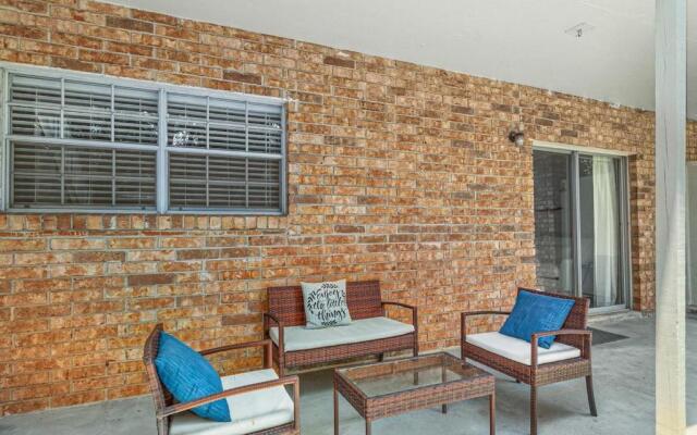 Island Suite - Walk to Downtown!