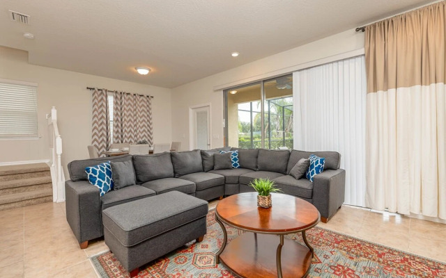 Tvpm-4638td/sr 5 Bedroom Townhouse by RedAwning