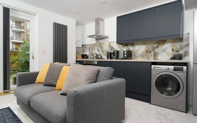 Boutique Flat Near O2 & Excel