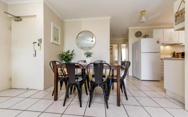 Charming CBD Apt 3bd 2bth - walk to Waterfront