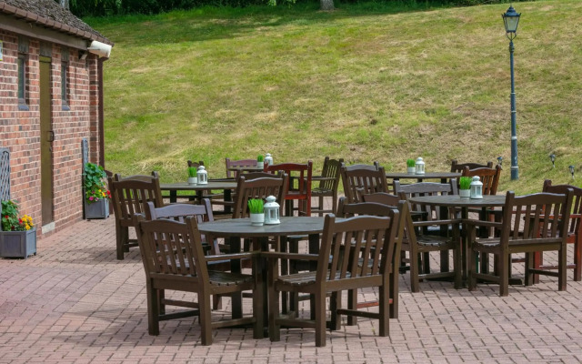 Stratford Manor Hotel