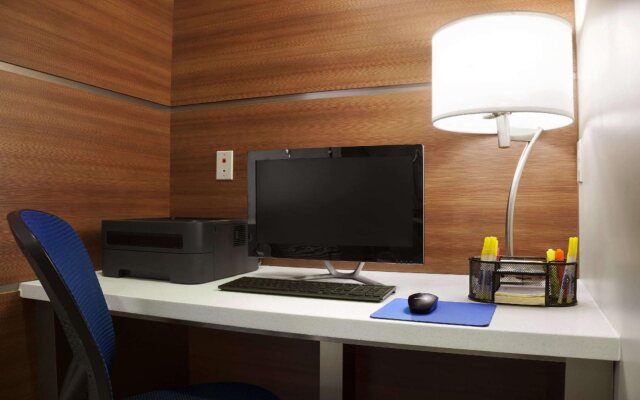 Days Inn & Suites by Wyndham Houston North-Spring