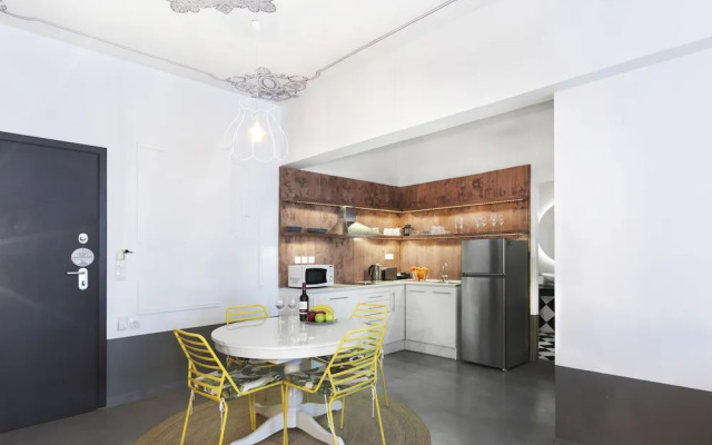 Athenian Apartment with Hot Tub