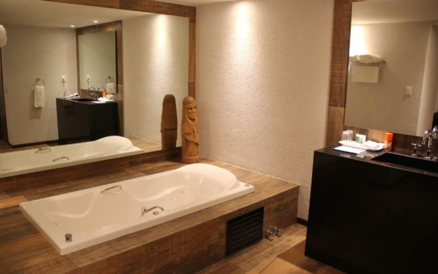 Yacht & Golf Club Paraguayo, a Tribute Portfolio Resort