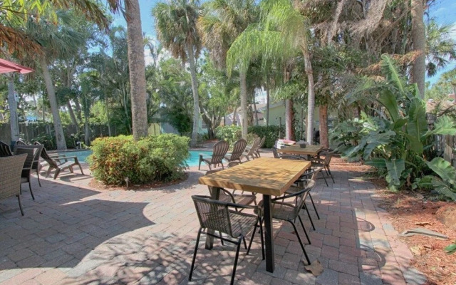 Clearwater Beach Cabana by RedAwning