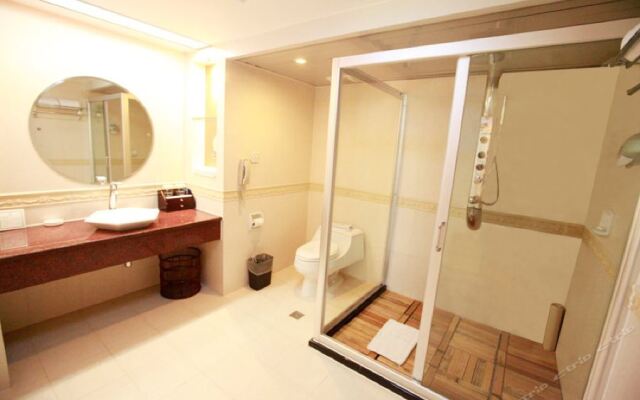 Kunming Lake View Hotel