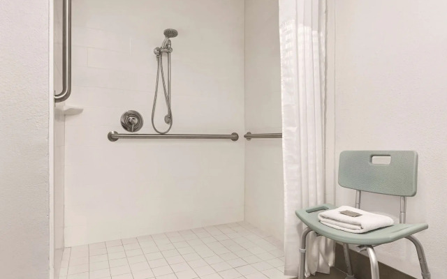 Country Inn & Suites by Radisson, Dunn, NC