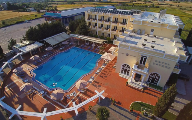 Kouros Hotel