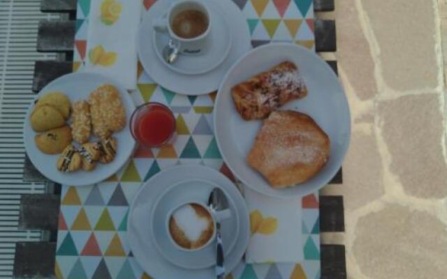 Magnolia Room  Breakfast