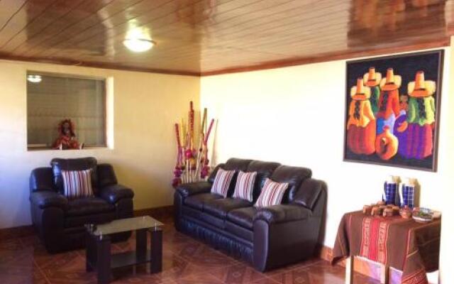 Munay Tika Family House