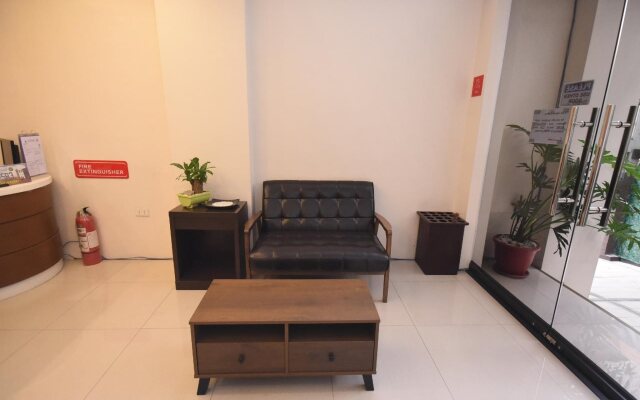 OYO 111 The Chipper Hotel