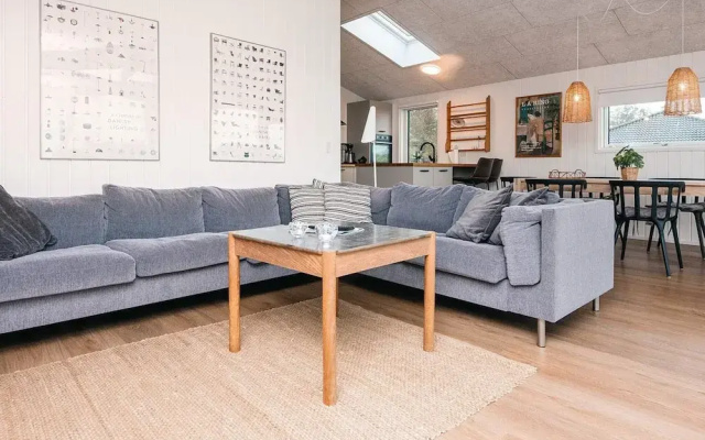 6 Person Holiday Home in Ronde