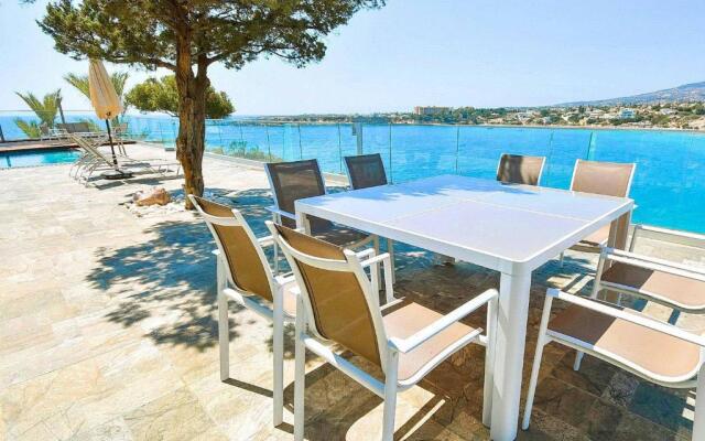 Coral Bay Beach Villa