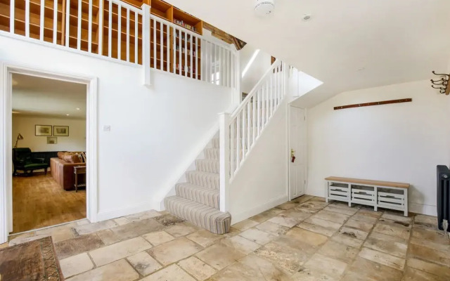 Rustic Cotswolds Farmhouse by Burford