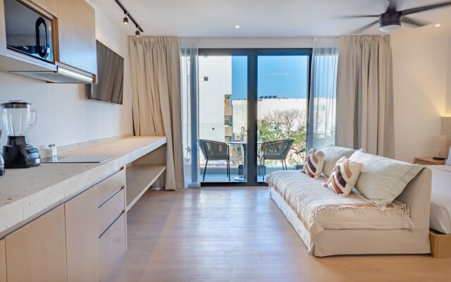 Kumaru 303 1 Bedroom Condo by RedAwning