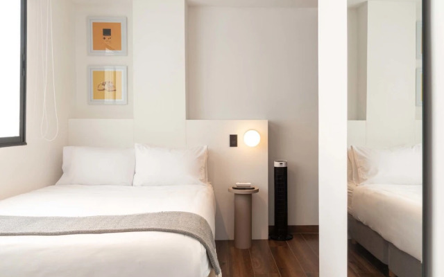 w Impressive 3BR With Balcony in Laureles