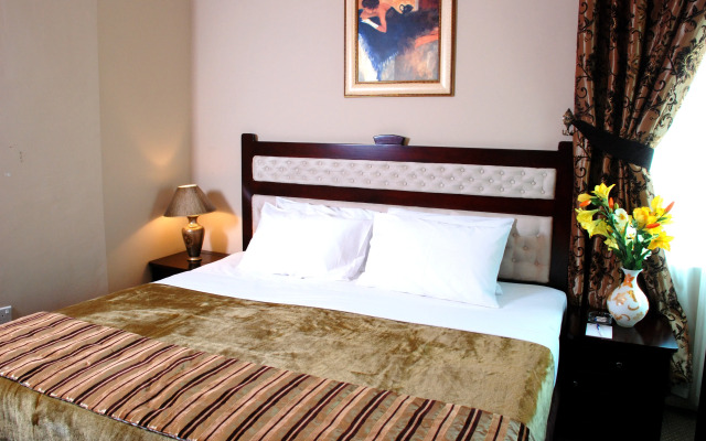 Al Bustan Tower Hotel Suites