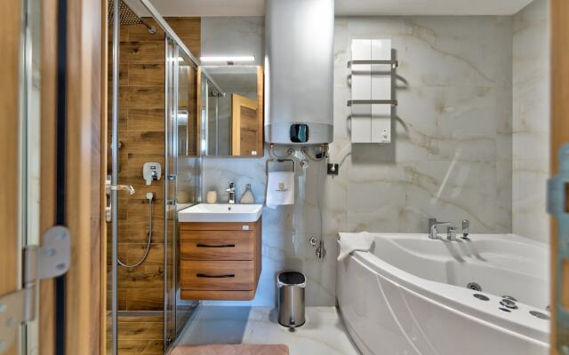 Golden Panorama Wellness & Spa