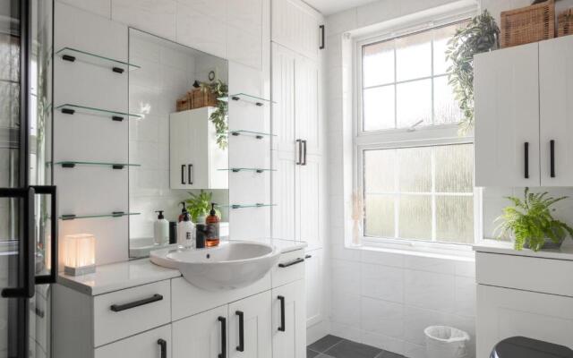 St Owen's Terrace by RentMyHouse