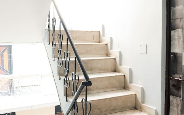 Roomshala 127 Mannat Stay