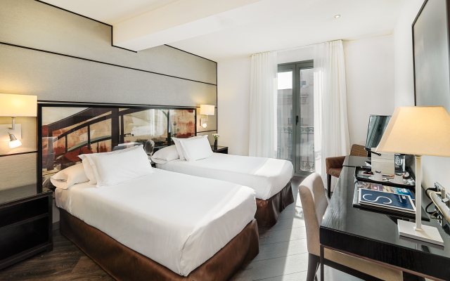 H10 Universitat Hotel