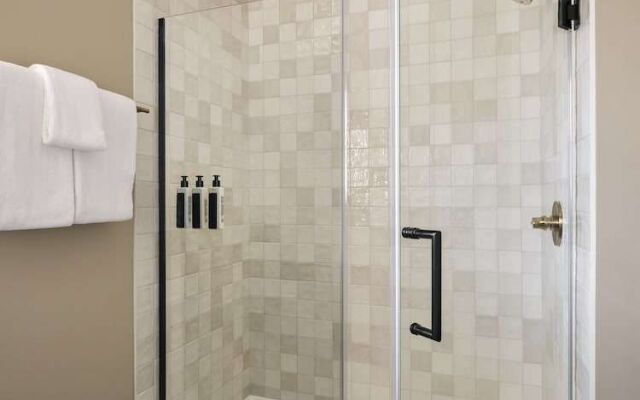 The Neighborhood Hotel-New Buffalo