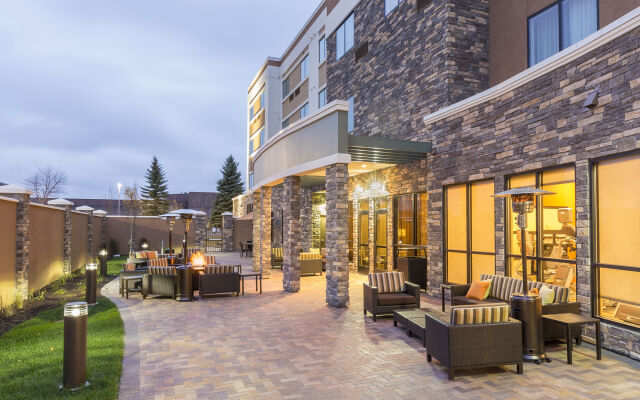 Courtyard by Marriott Bismarck North