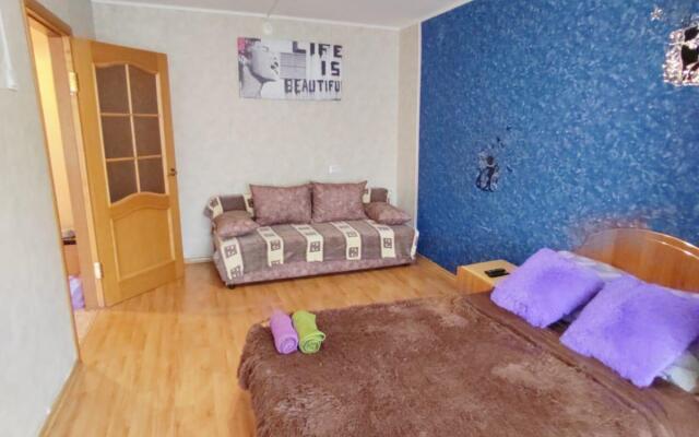 Апартаменты на проспекте Победы 56