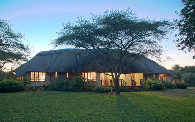 Rhino River Lodge
