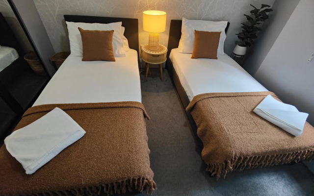 Mari Court Resort