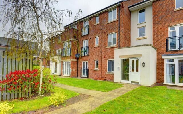 MBIZ Apartment - En-suite with Allocated Parking