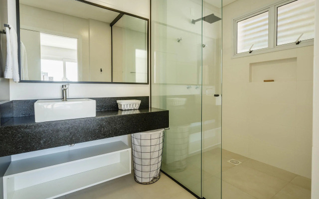 Apto no centro com piscina RRI103