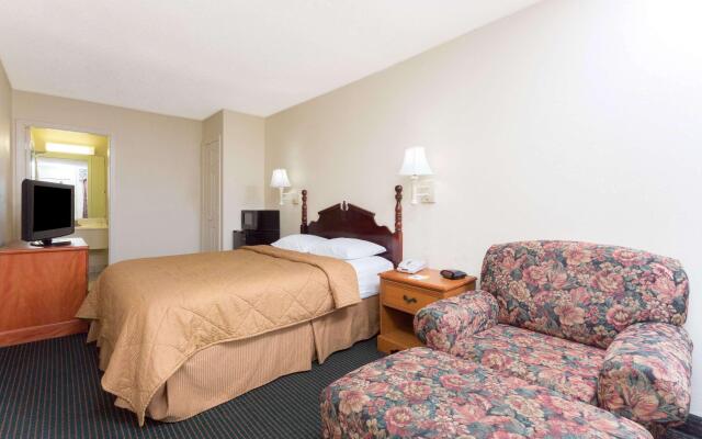 Days Inn & Suites