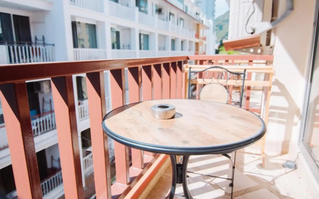 Patong Beach Side Hotel
