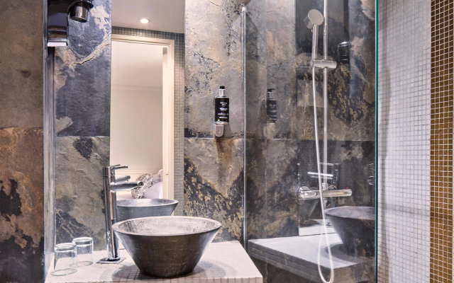 Posy Hotel by Happyculture