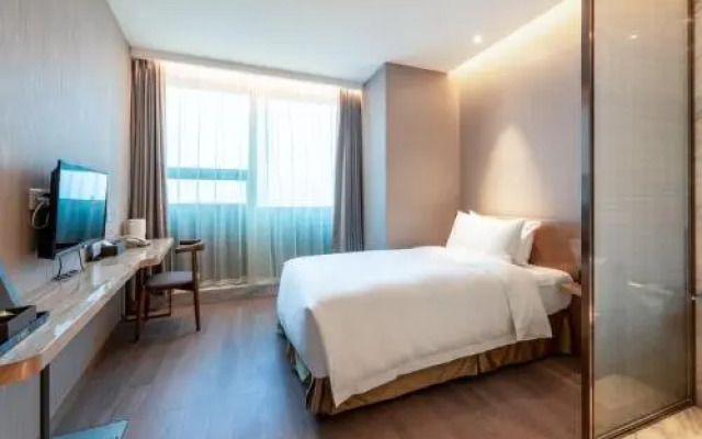 Auto City Ruili Hotel