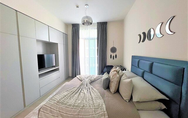 Spacious 1 bedroom with balcony in Wilton Terraces
