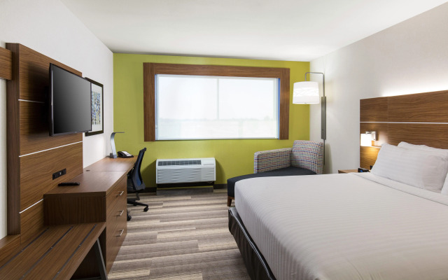 Holiday Inn Express Visalia Sequoia Gateway Area by IHG
