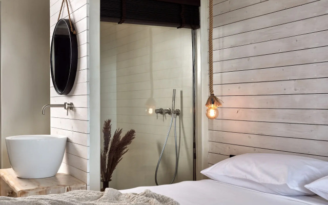 Gloria Maris Hotel Suites & Villas