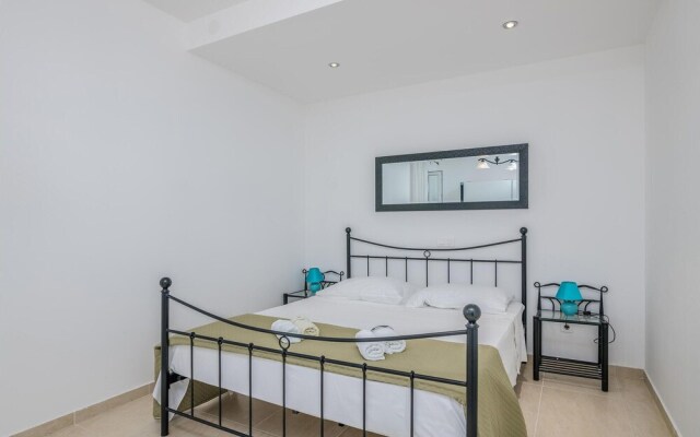 Amazing Home in Linardici With Wifi and 6 Bedrooms