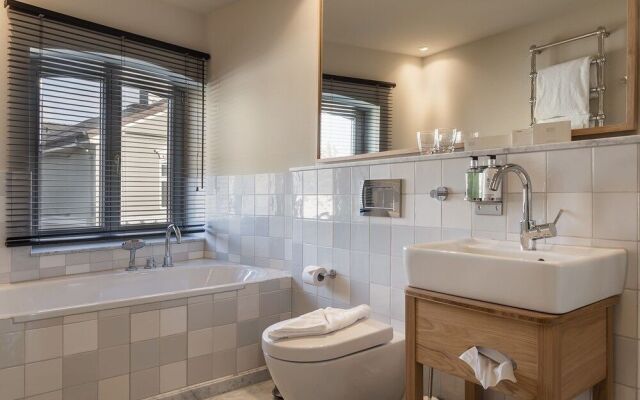 Mimosa Suites