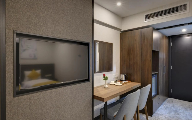 Leo suites Hotel