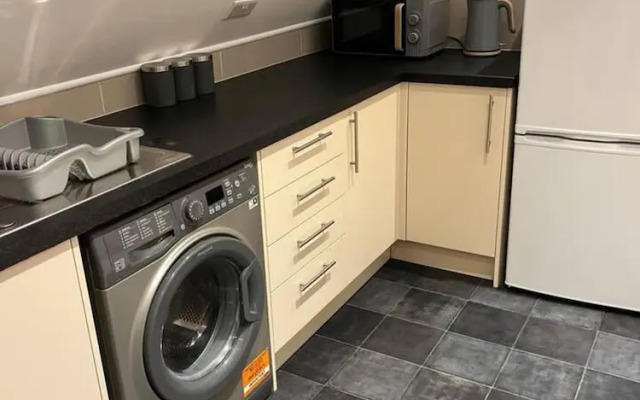 Central Location 2-bed Apartment in Maidstone