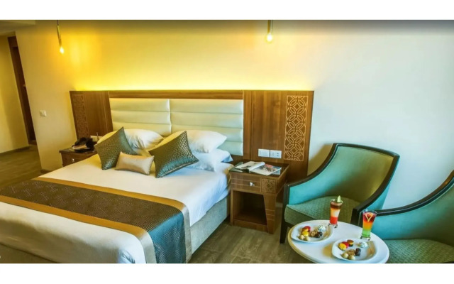 Pickalbatros Royal Moderna Sharm & Aqua Park
